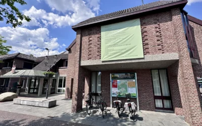 Gemeentehuis Nunspeet krijgt wisselend textieldoek